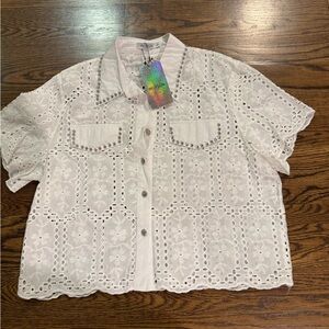 NWT Allyson.fr White Eyelet Lace Button-Up Top